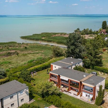 Balatonic Apartman Zamárdi Exteriér fotografie